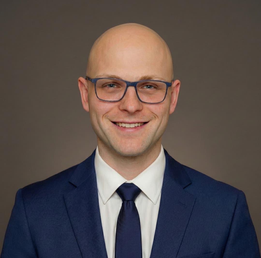 Dr. Michael V. Lin, MD - Board-Certified Physiatrist